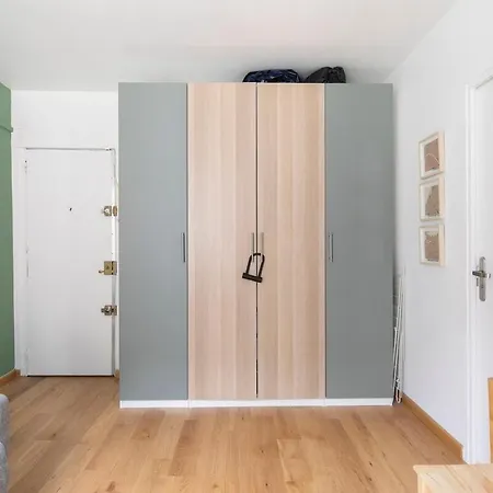 Apartment 11